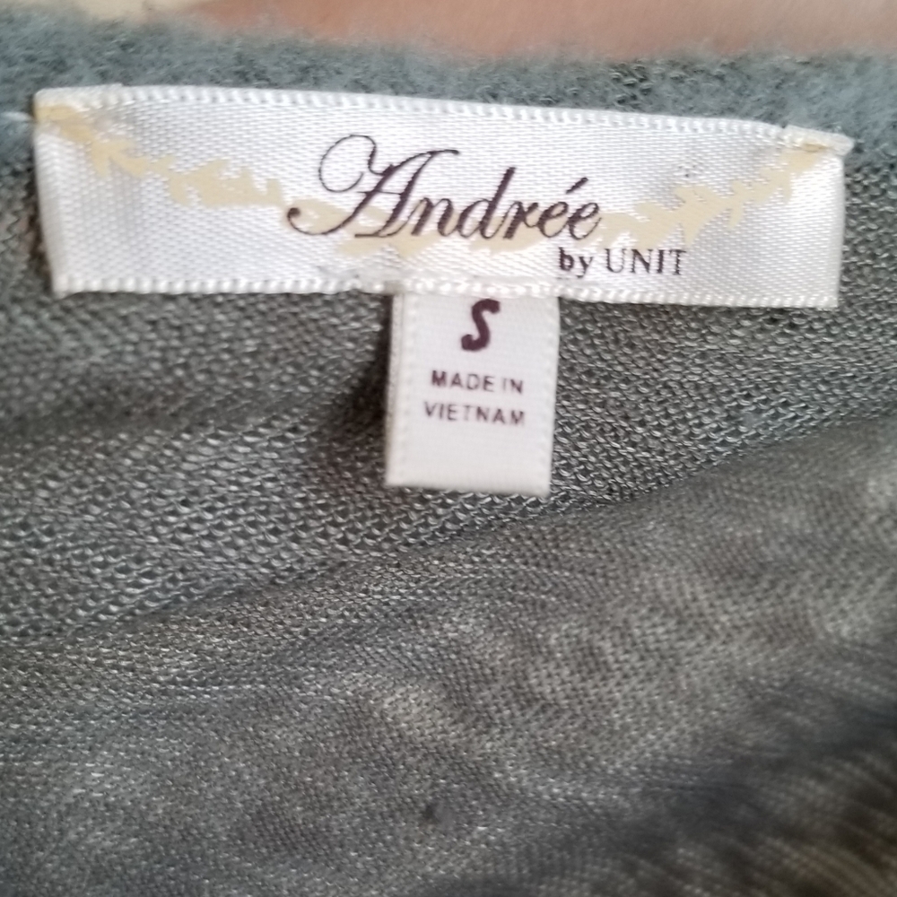 *SOLD*Andree' oversized S bell sleeve top fits S/M - Picture 5 of 5